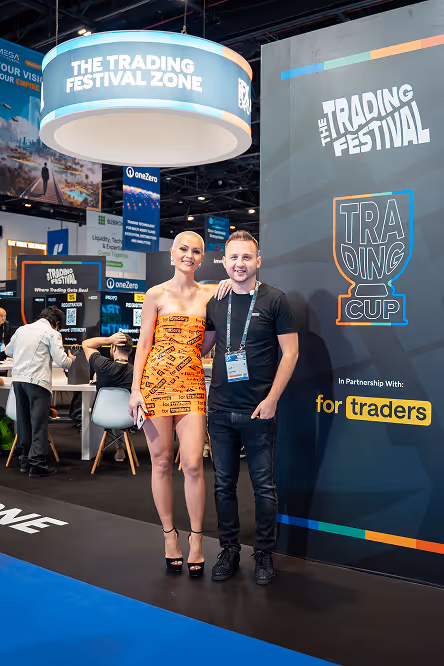 Evento de torneo en vivo de For Traders 2